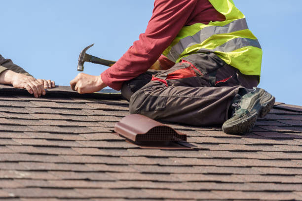 Best Flat Roof Repair Services  in Vernon, WI